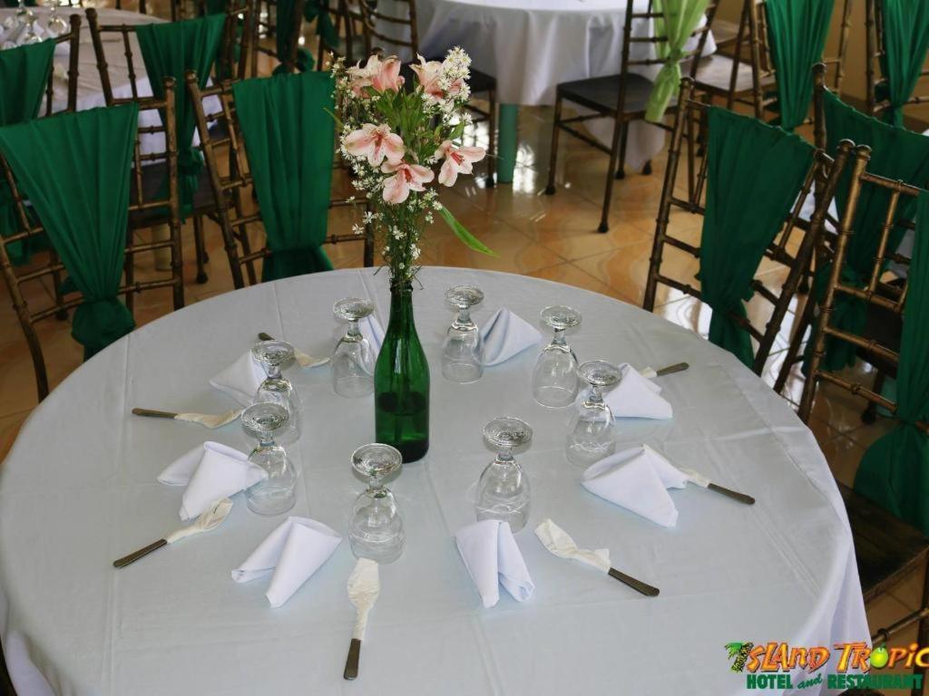 Island Tropic Hotel And Restaurant Alaminos Zewnętrze zdjęcie