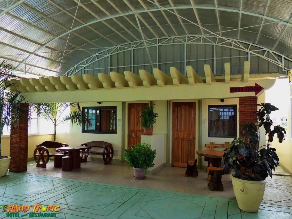 Island Tropic Hotel And Restaurant Alaminos Zewnętrze zdjęcie